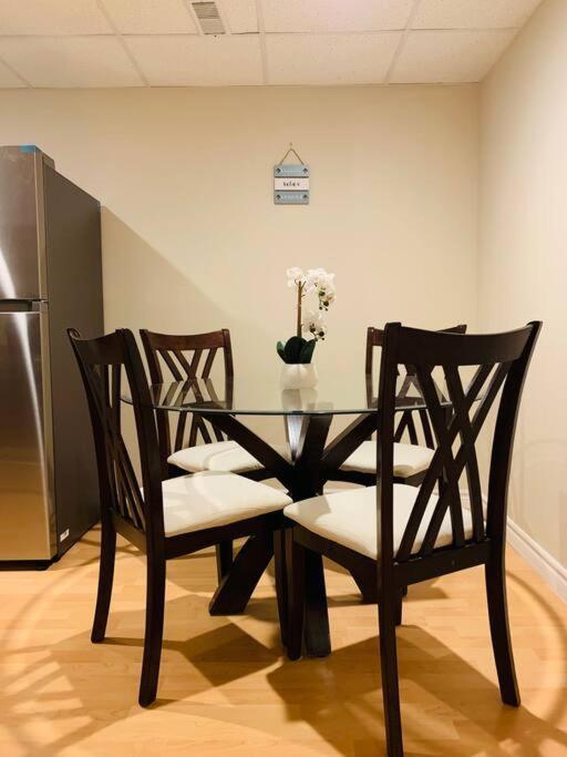 Finished 2 Bedroom Apartment In An Upscale Area Of Ajax Dış mekan fotoğraf